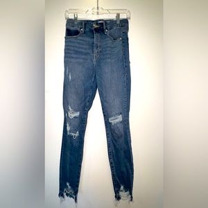 Selling size 4/27 Good American jeans